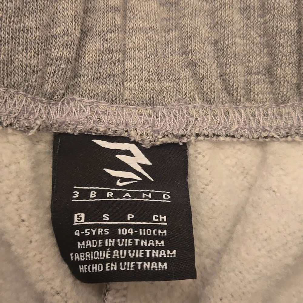 Kids Gray Jogger Pants Sz 4-5 Nike 3BRAND by Russell Wilson